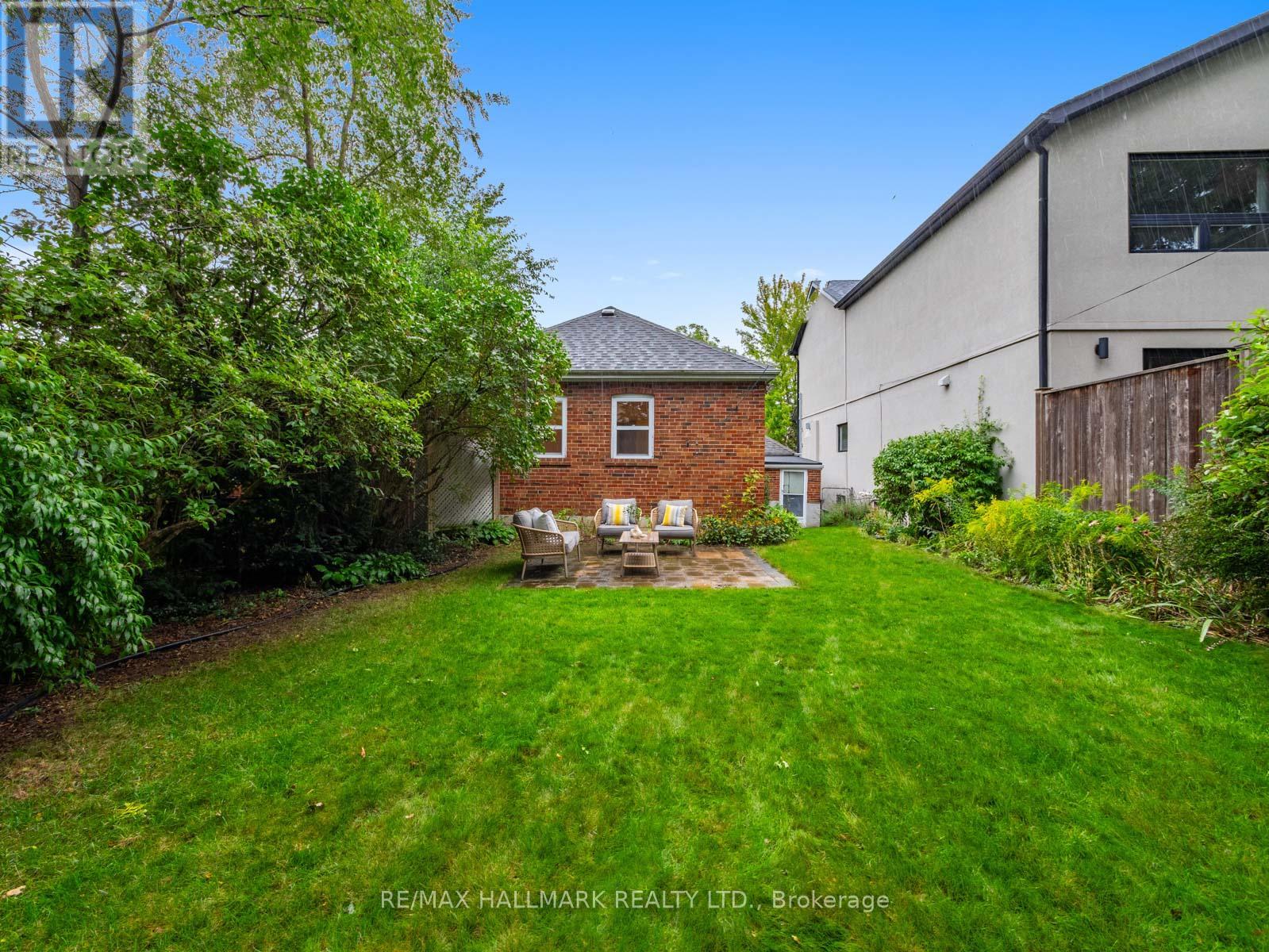 Photo 33 of 11 Briar Dale Boulevard, Toronto ON