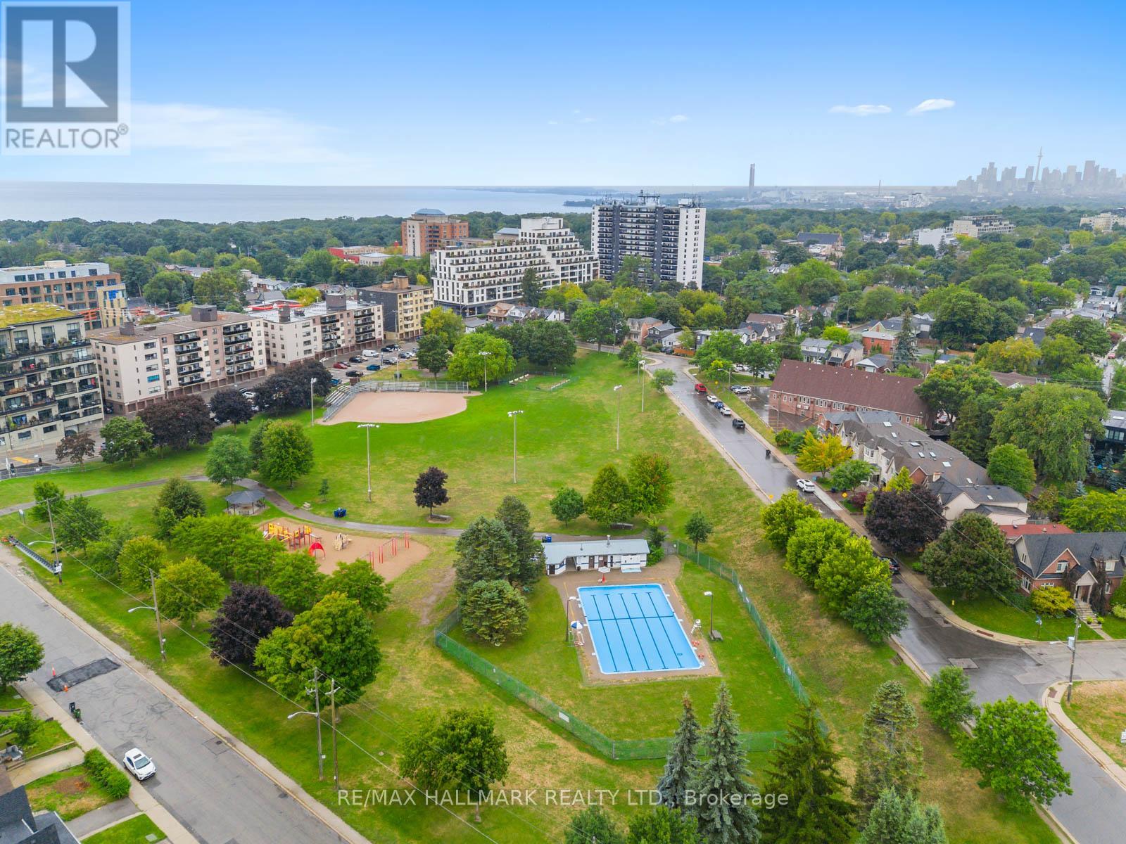Photo 36 of 11 Briar Dale Boulevard, Toronto ON