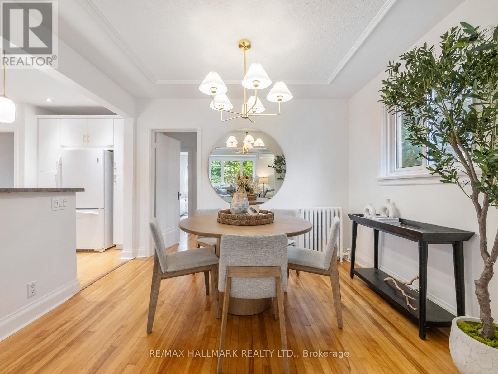 Photo 9 of 11 Briar Dale Boulevard, Toronto ON