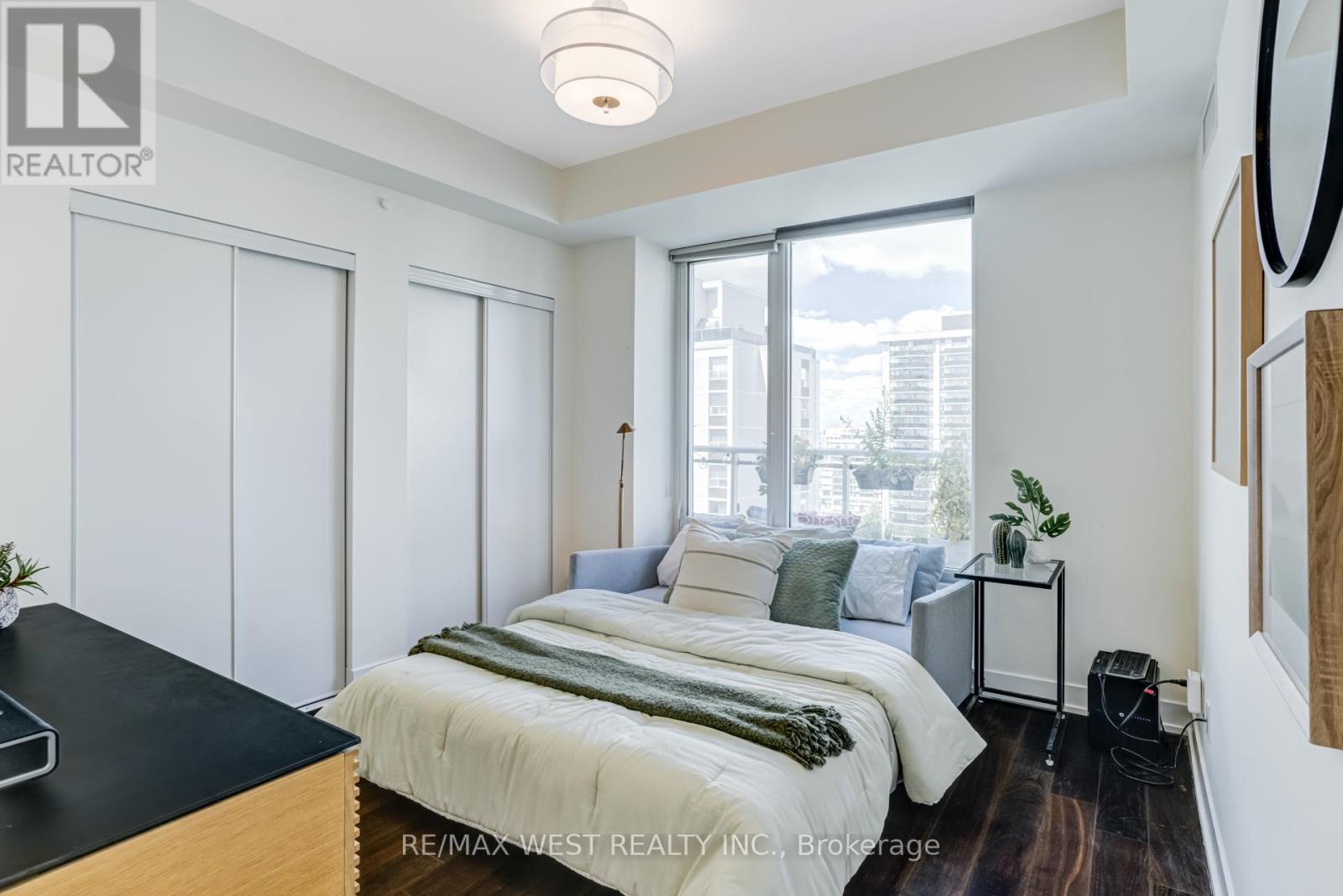 Photo 20 of 1308 68 Merton Street, Toronto ON