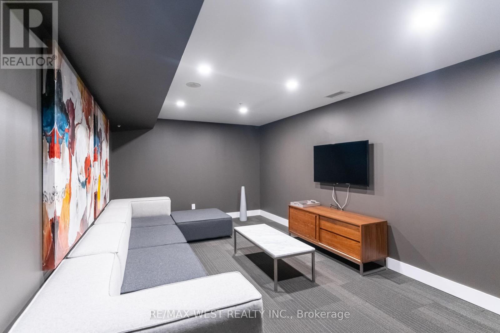 Photo 26 of 1308 68 Merton Street, Toronto ON