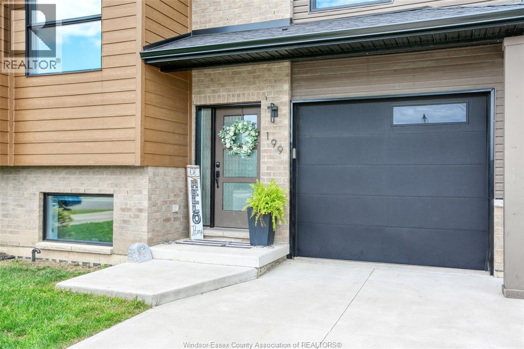 Photo 2 of 199 Meadowview, Amherstburg ON