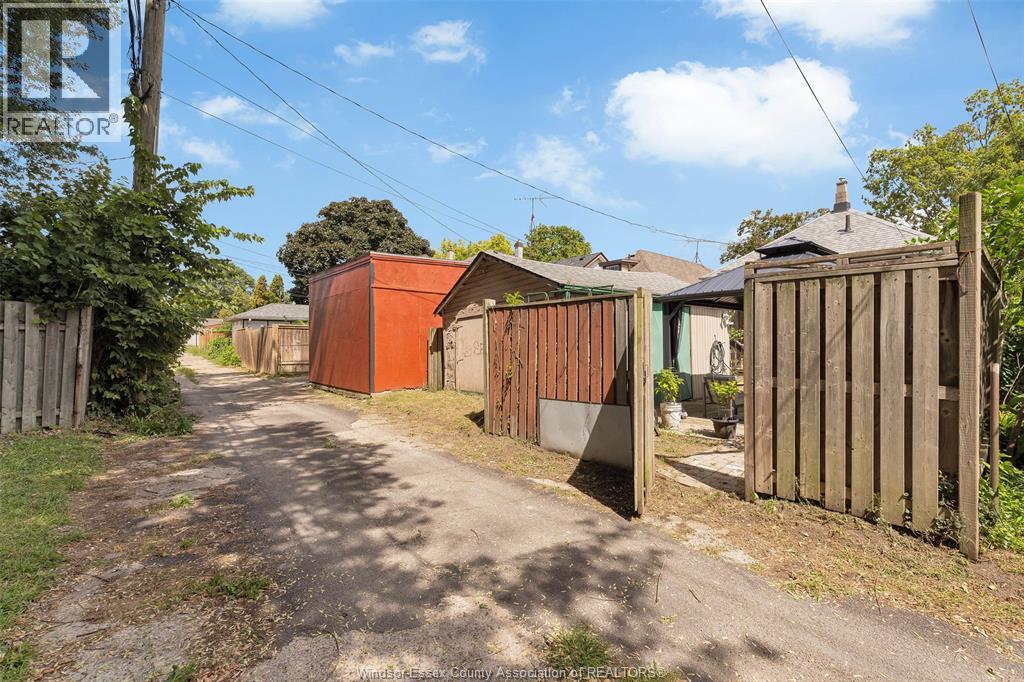 Photo 10 of 497 Mckay Avenue, Windsor ON
