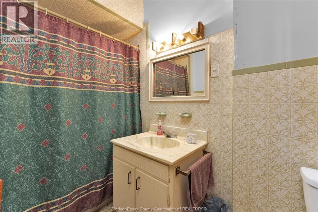 Photo 23 of 497 Mckay Avenue, Windsor ON