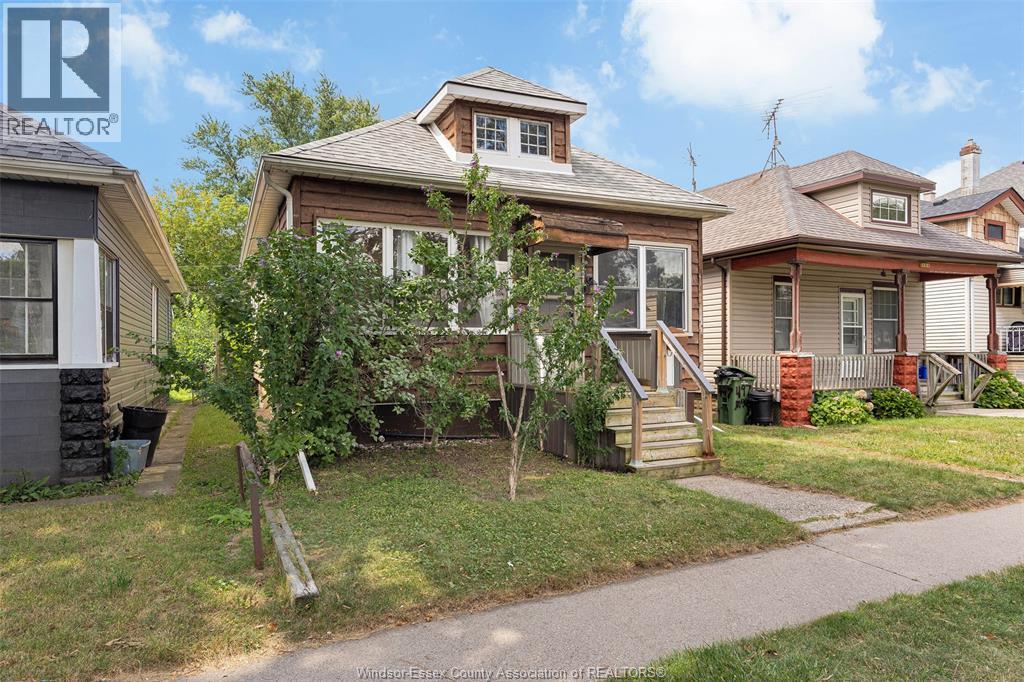 Photo 3 of 497 Mckay Avenue, Windsor ON