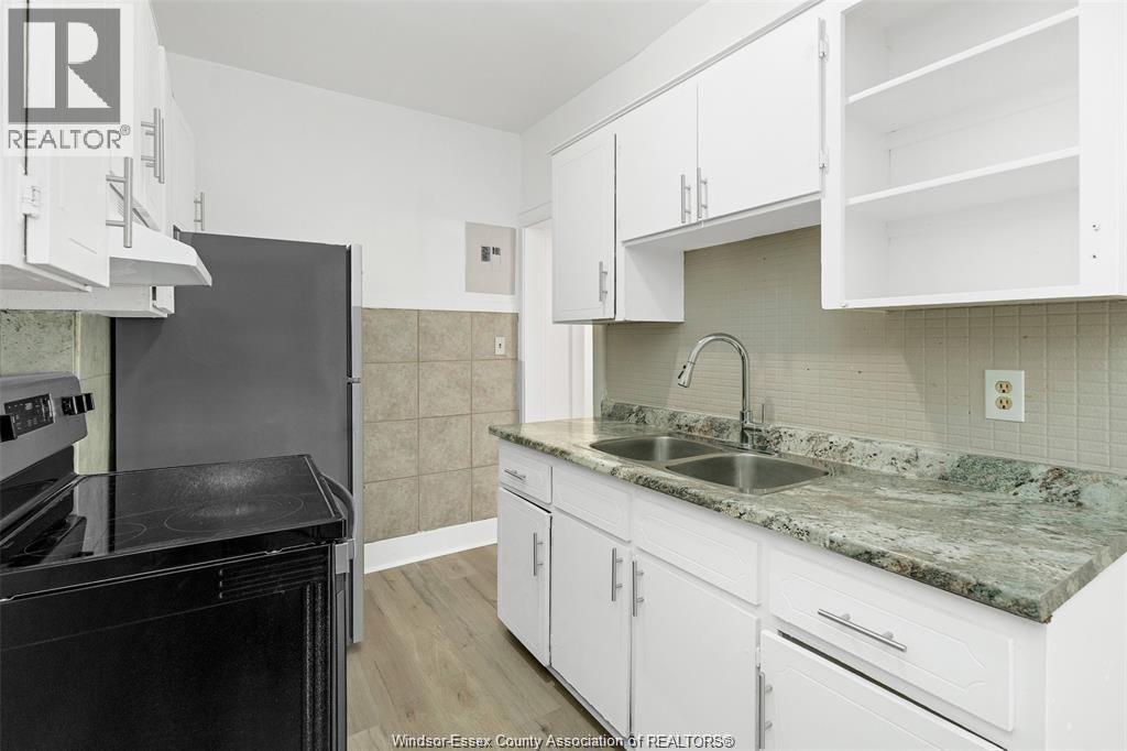 Photo 12 of 1094 Lincoln Road, Windsor ON