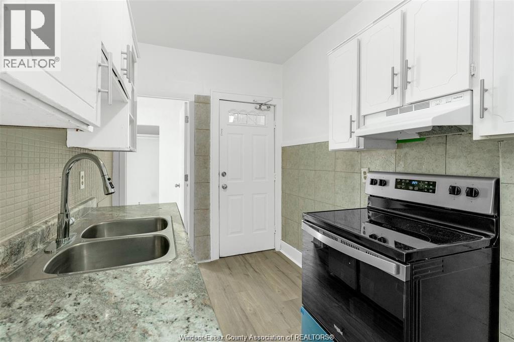 Photo 13 of 1094 Lincoln Road, Windsor ON