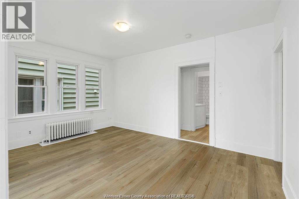 Photo 17 of 1094 Lincoln Road, Windsor ON