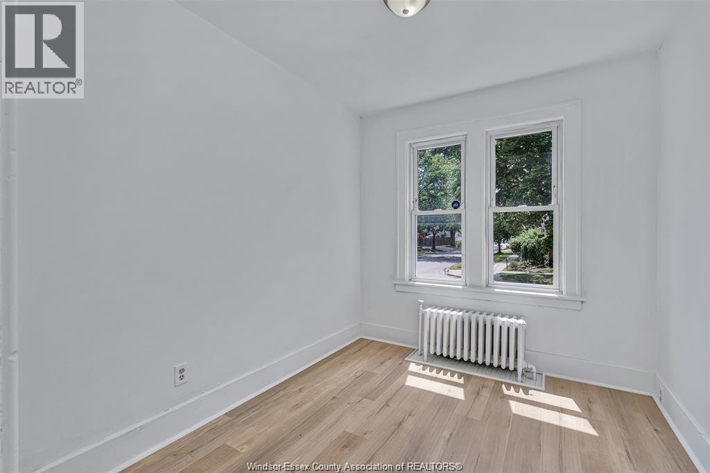 Photo 29 of 1094 Lincoln Road, Windsor ON