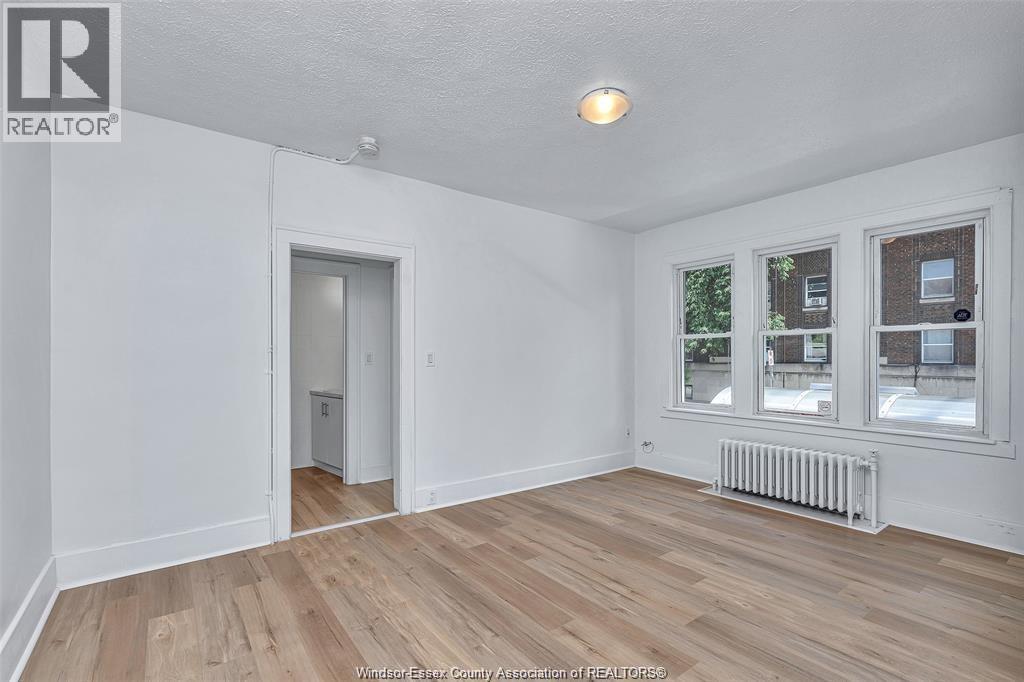 Photo 31 of 1094 Lincoln Road, Windsor ON