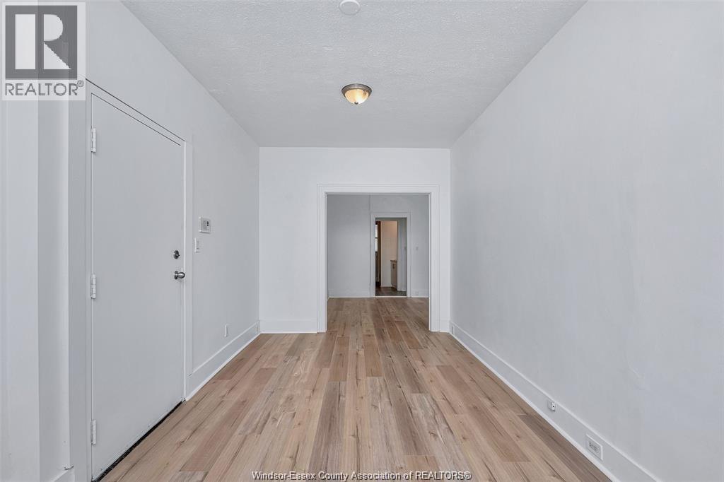 Photo 32 of 1094 Lincoln Road, Windsor ON