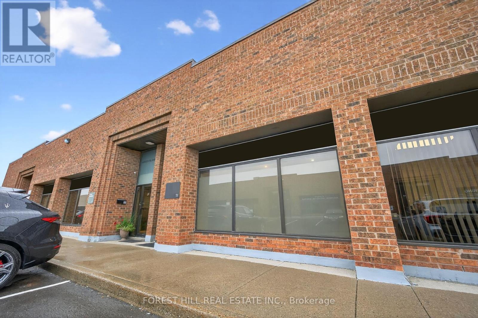 Photo 2 of 11 241 Edgeley Boulevard, Vaughan ON