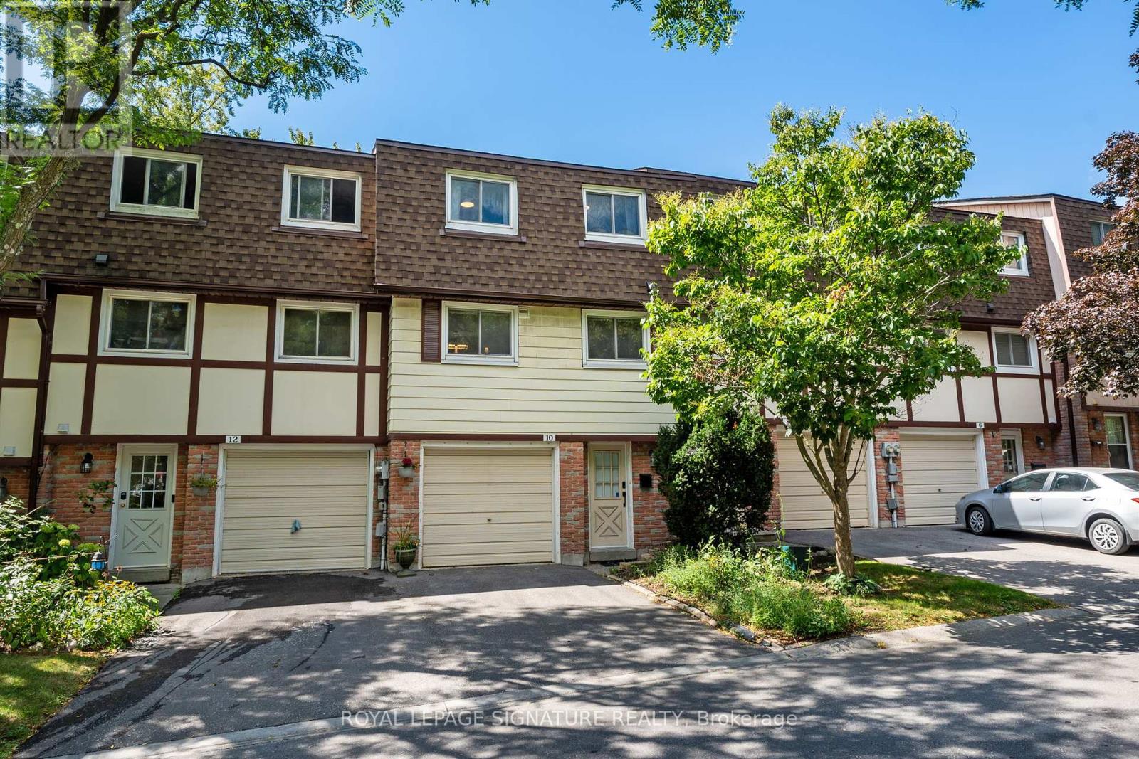Photo 1 of 10 Thatchers Mill Way, Markham ON