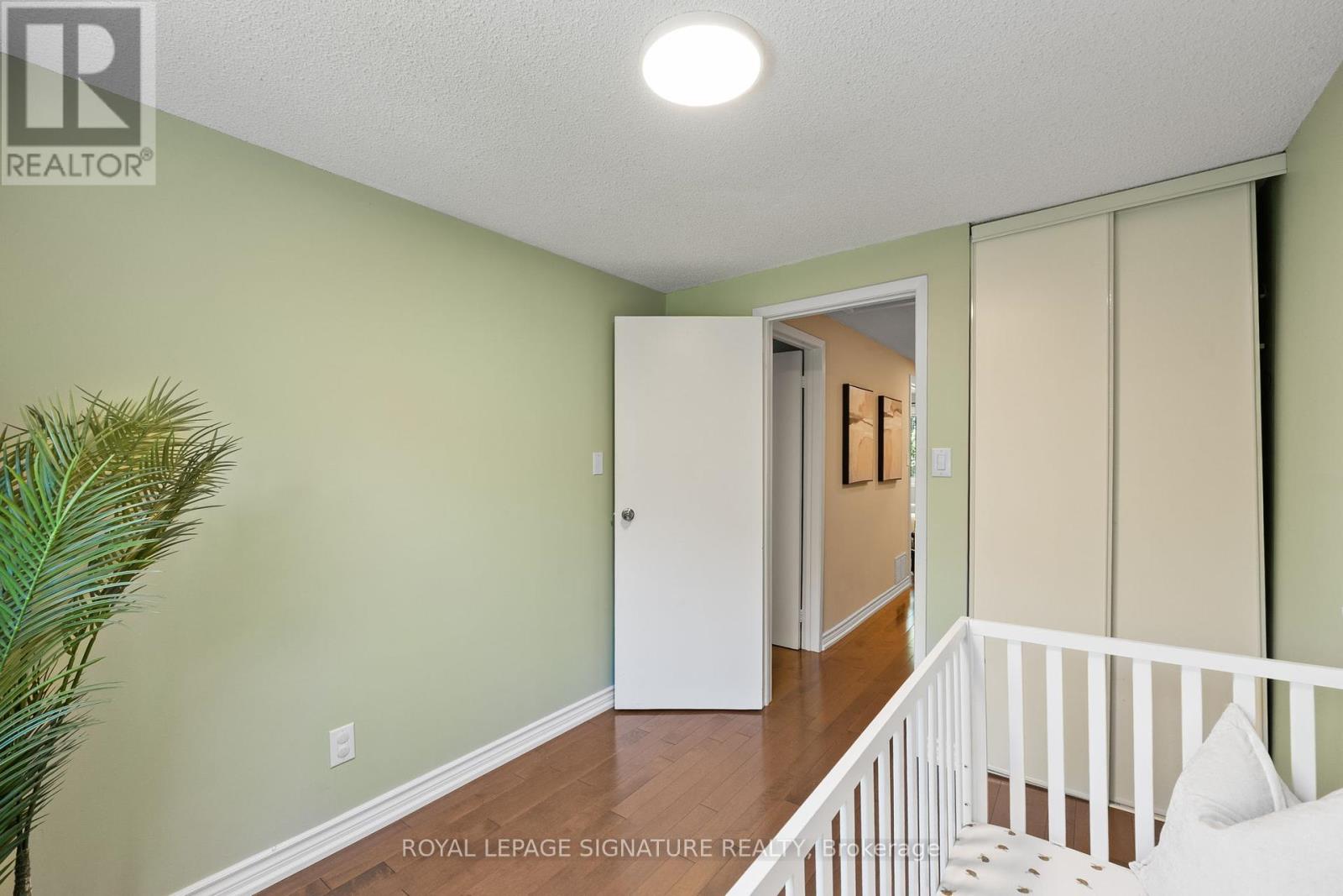 Photo 21 of 10 Thatchers Mill Way, Markham ON