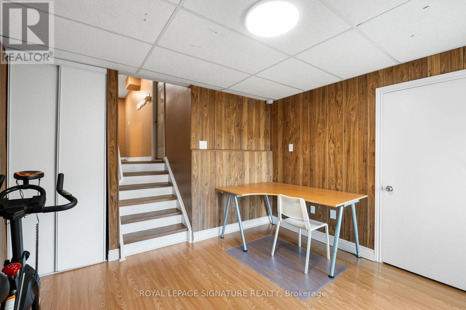 Photo 25 of 10 Thatchers Mill Way, Markham ON