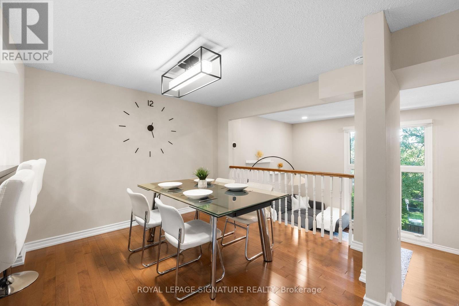 Photo 9 of 10 Thatchers Mill Way, Markham ON
