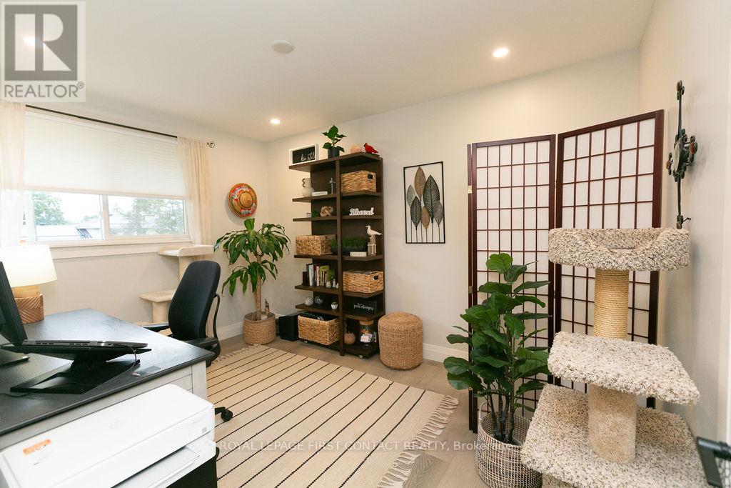 Photo 12 of 20 Ottaway Avenue, Barrie ON