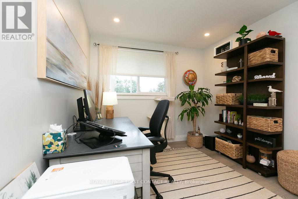 Photo 13 of 20 Ottaway Avenue, Barrie ON