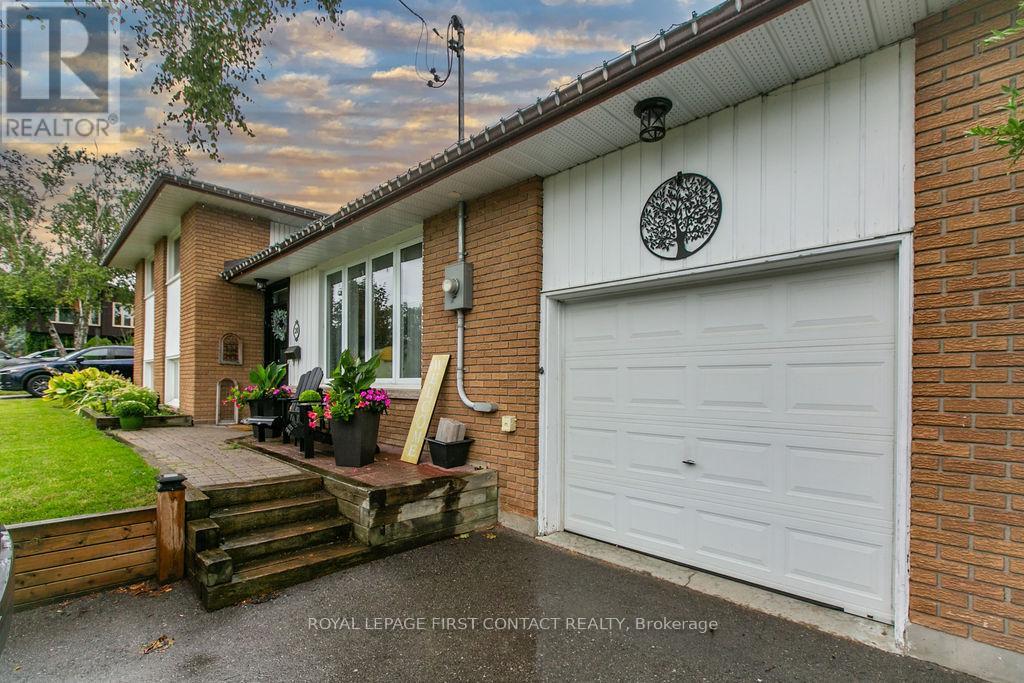 Photo 2 of 20 Ottaway Avenue, Barrie ON