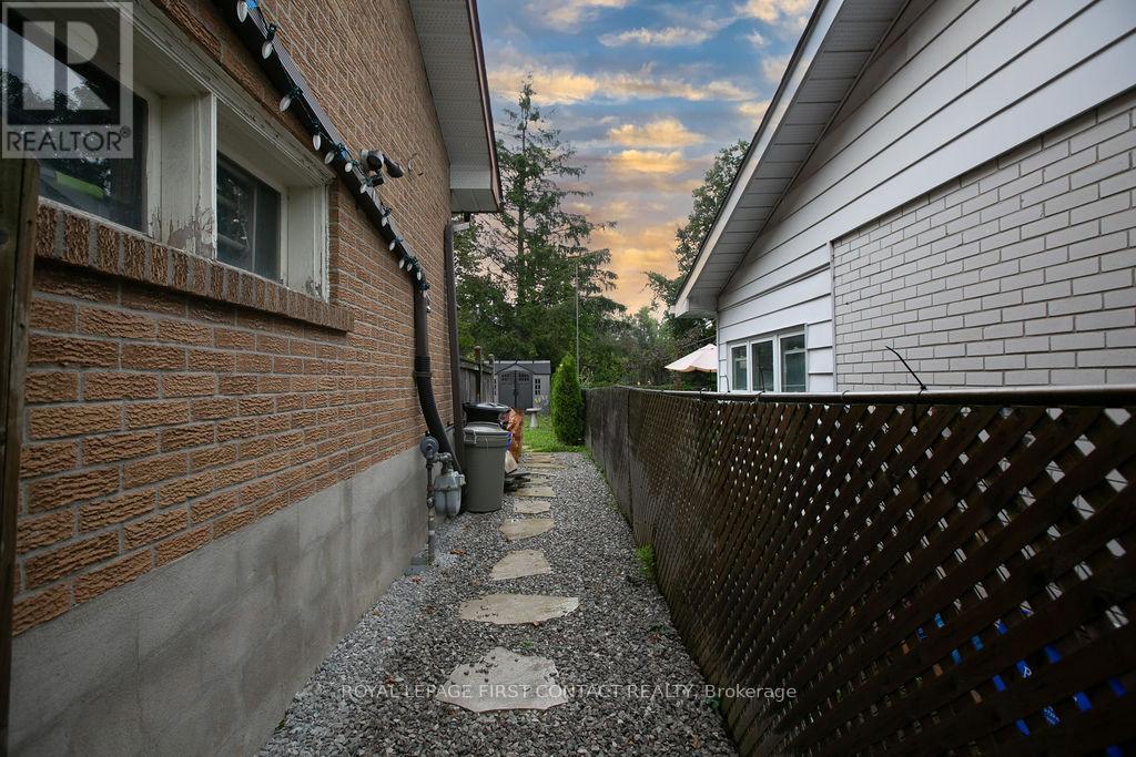 Photo 21 of 20 Ottaway Avenue, Barrie ON