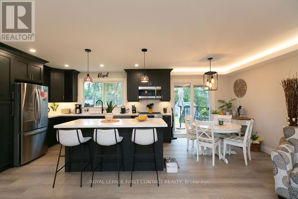 Photo 5 of 20 Ottaway Avenue, Barrie ON