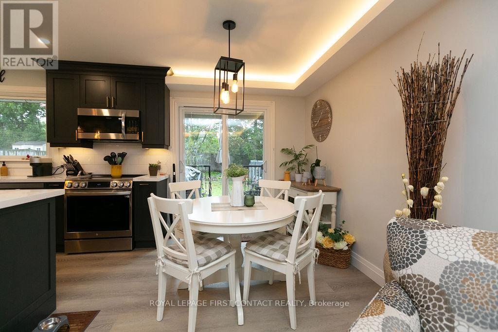 Photo 6 of 20 Ottaway Avenue, Barrie ON