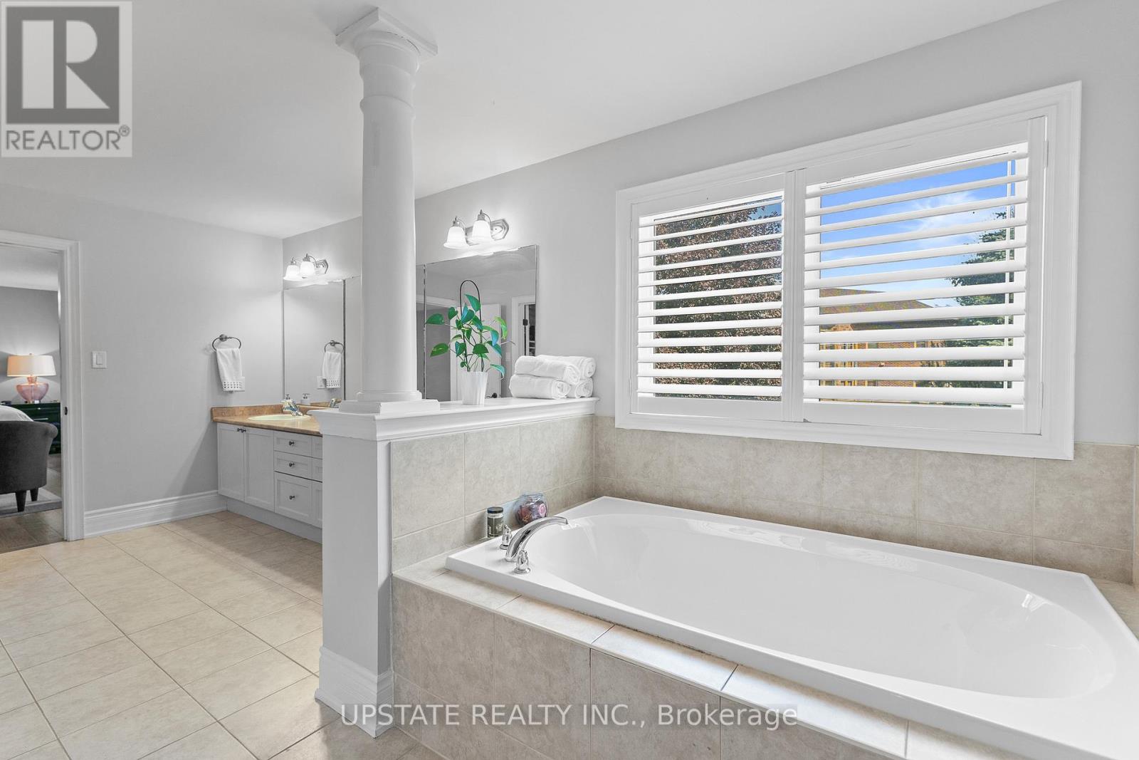 Photo 25 of 21 Lauderhill Road, Brampton ON