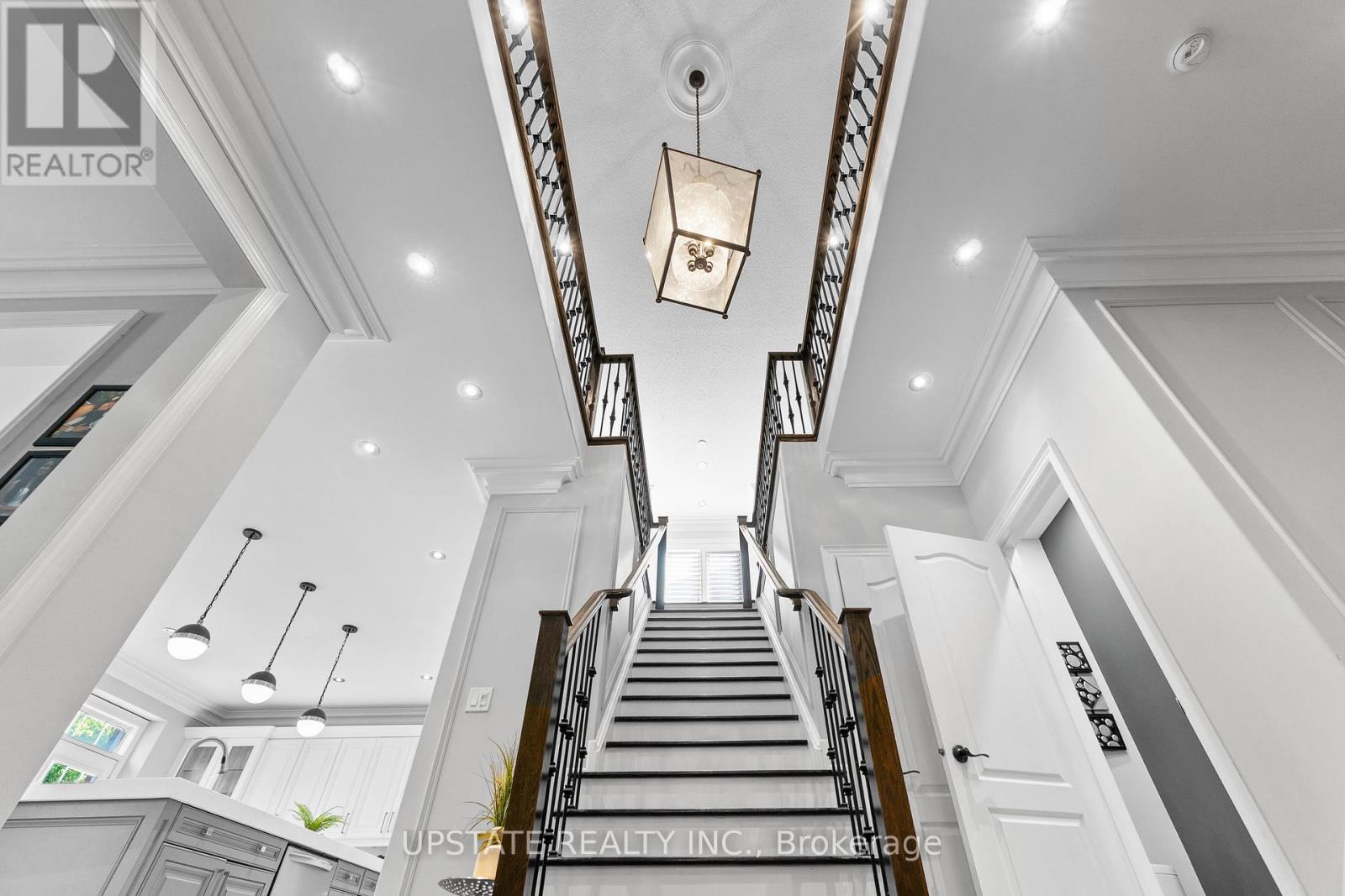 Photo 19 of 21 Lauderhill Road, Brampton ON