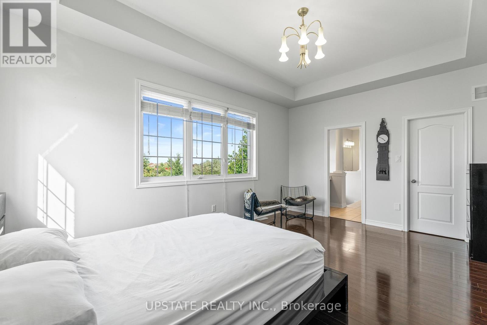 Photo 21 of 68 Everingham Circle, Brampton ON