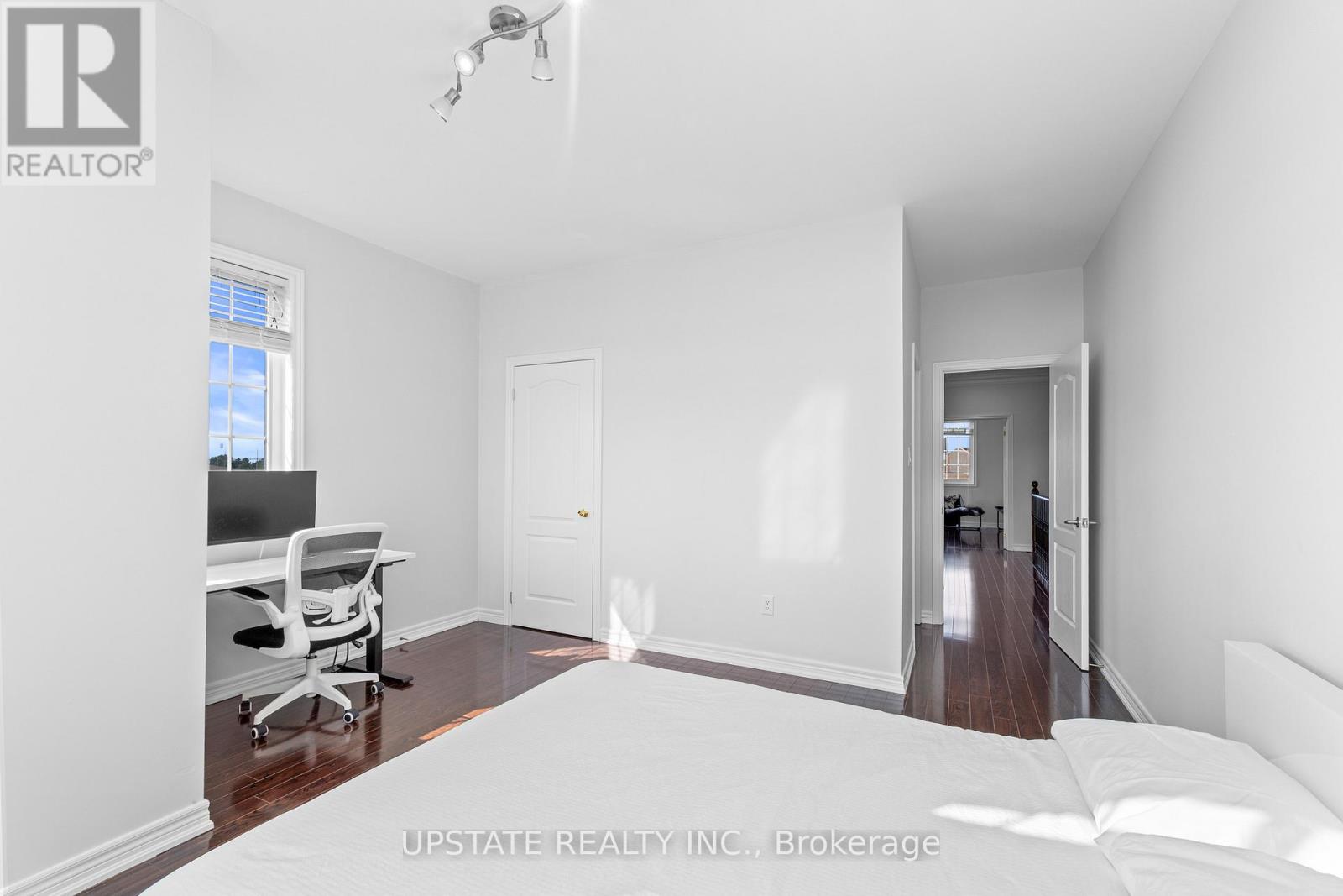 Photo 27 of 68 Everingham Circle, Brampton ON