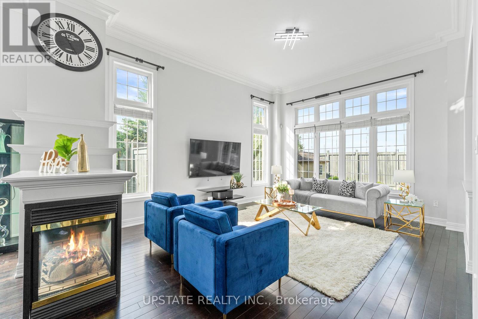 Photo 10 of 68 Everingham Circle, Brampton ON