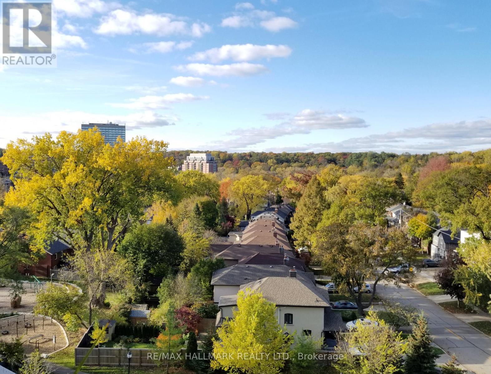 Photo 13 of 626 2 Old Mill Drive, Toronto ON