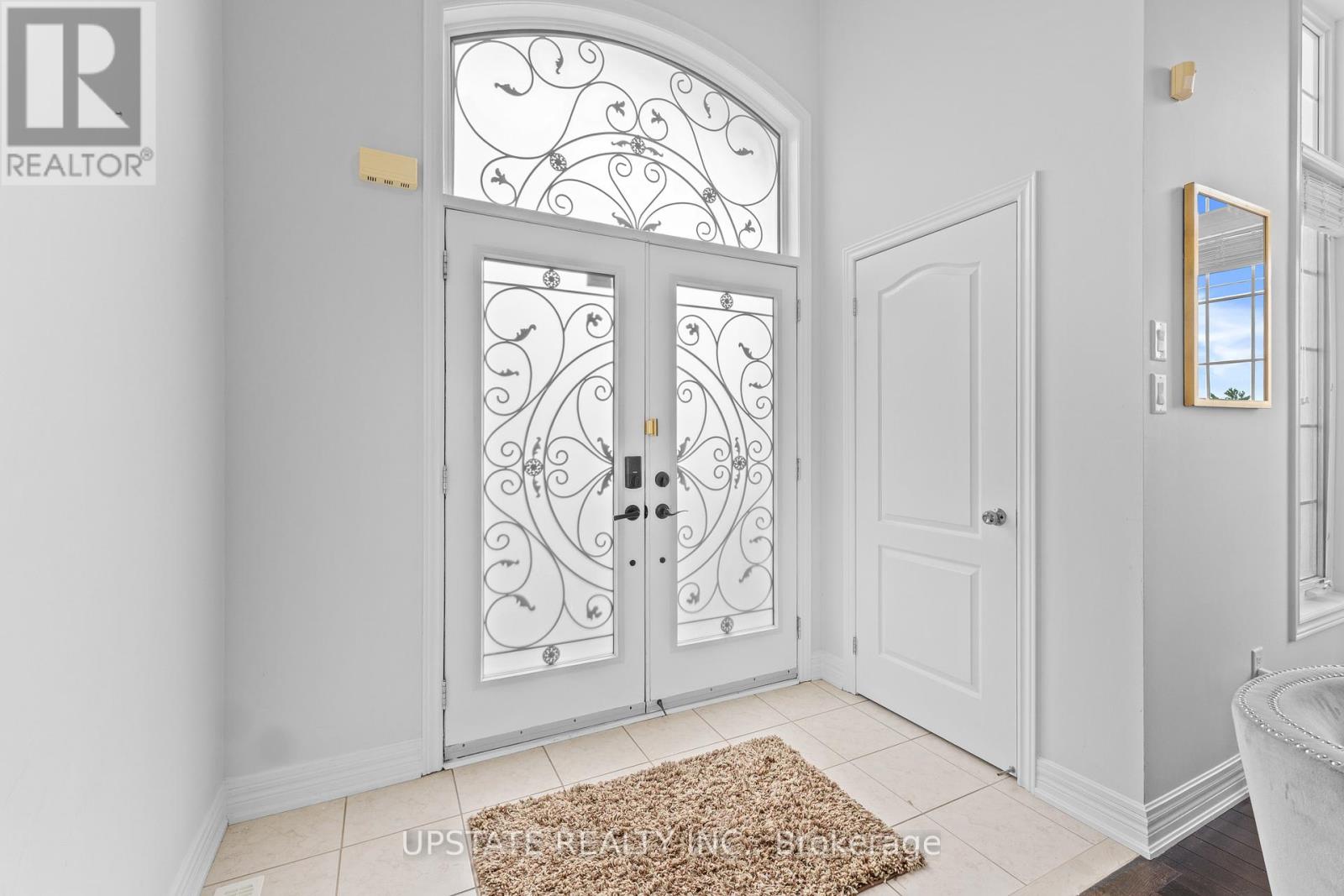 Photo 5 of 68 Everingham Circle, Brampton ON