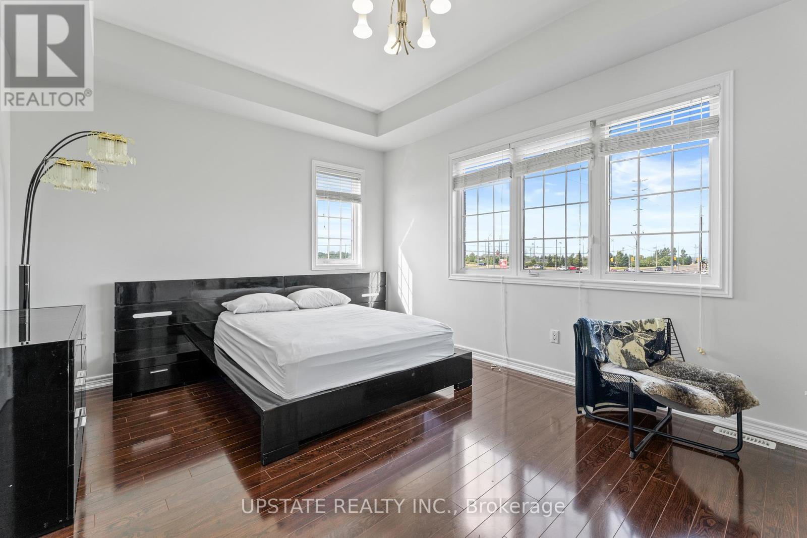 Photo 20 of 68 Everingham Circle, Brampton ON