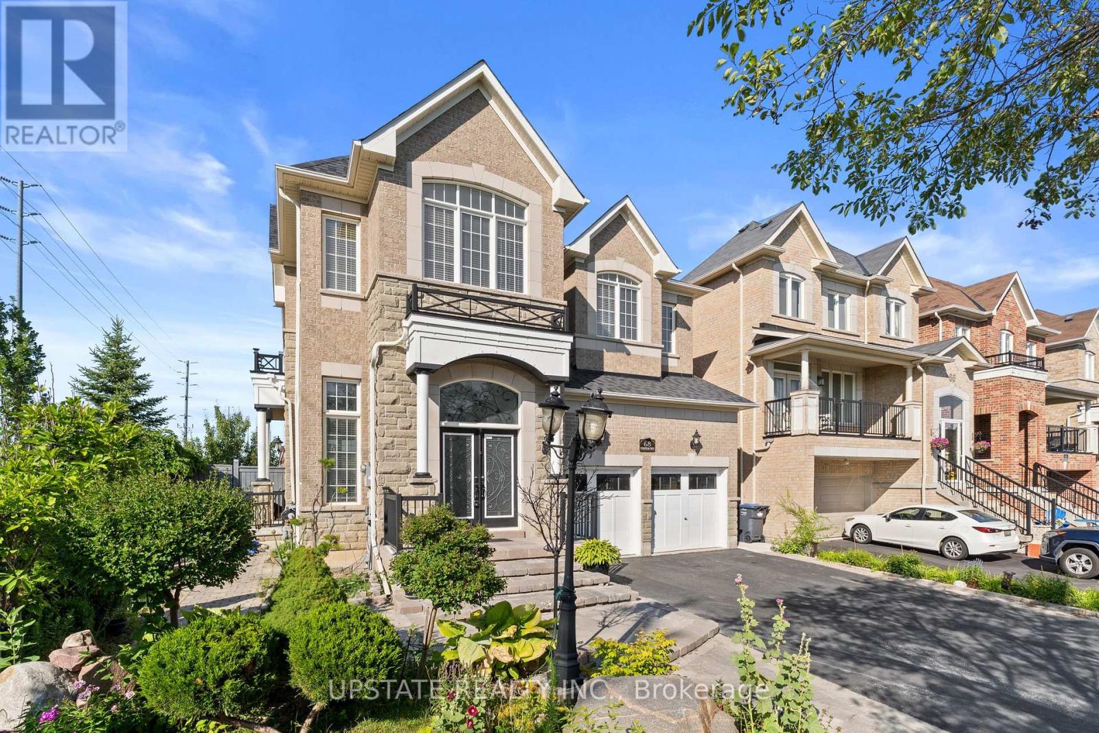 Photo 3 of 68 Everingham Circle, Brampton ON
