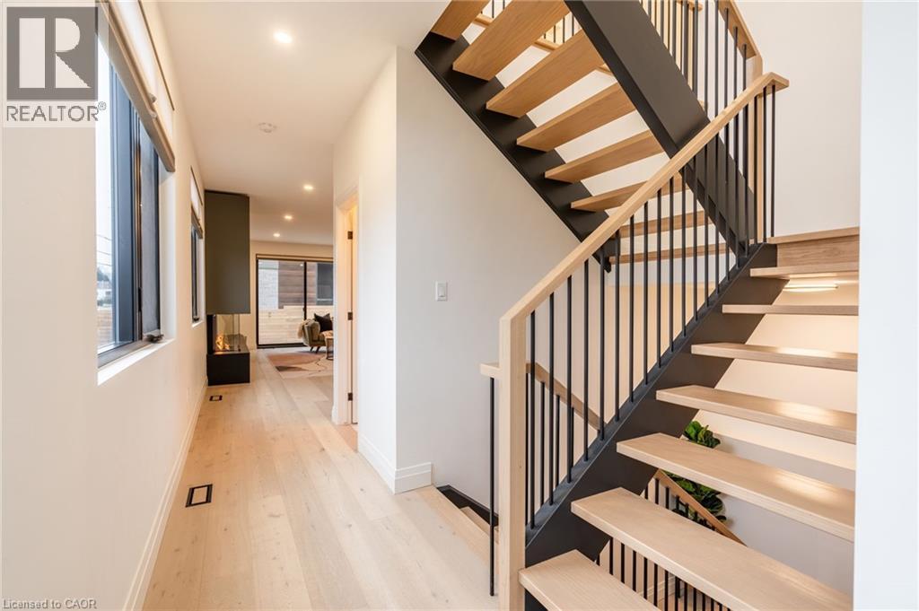 Photo 26 of 98 Lametti Drive, Fonthill ON
