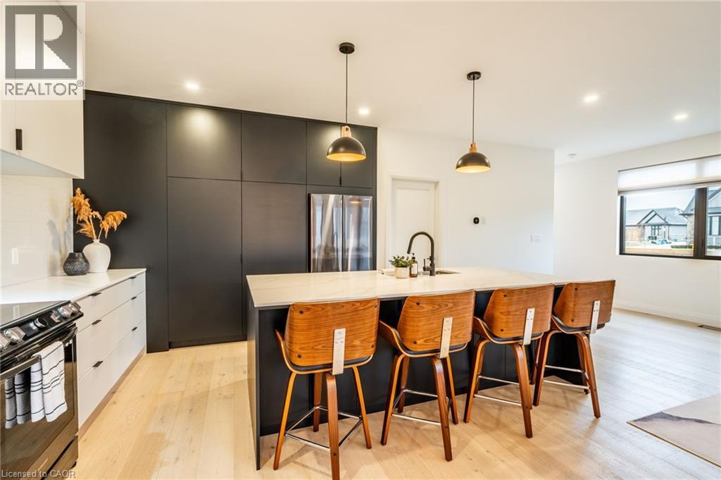 Photo 17 of 98 Lametti Drive, Fonthill ON