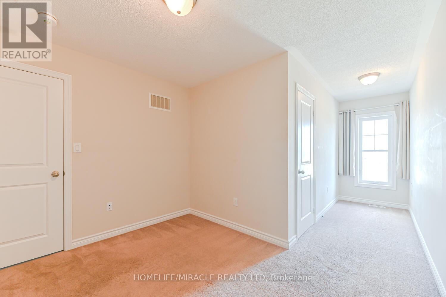 Photo 34 of 35 Finegan Circle, Brampton ON