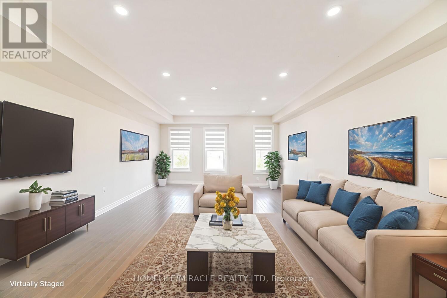 Photo 25 of 35 Finegan Circle, Brampton ON
