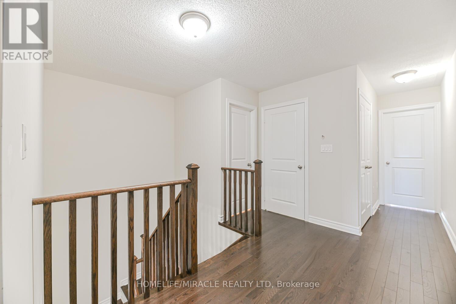 Photo 29 of 35 Finegan Circle, Brampton ON