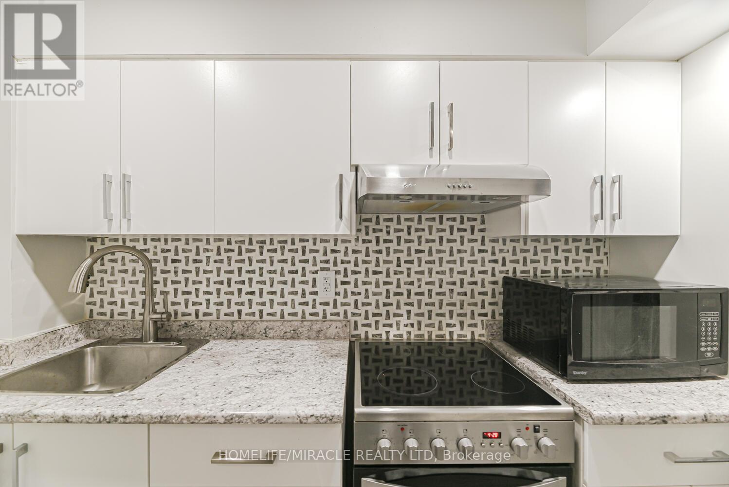 Photo 50 of 35 Finegan Circle, Brampton ON