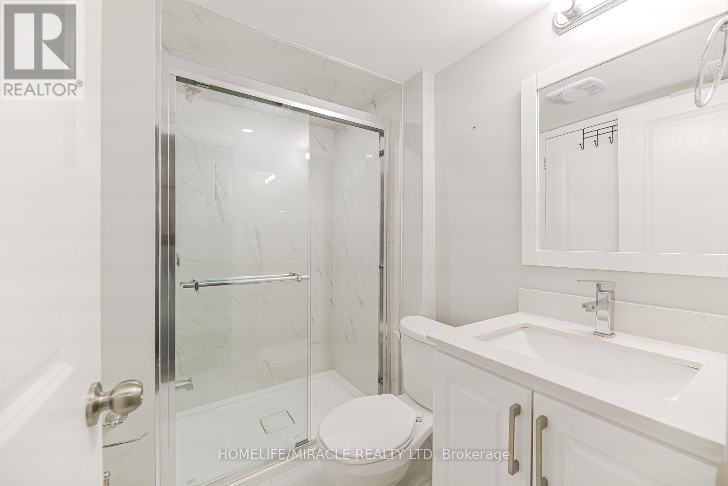 Photo 46 of 35 Finegan Circle, Brampton ON