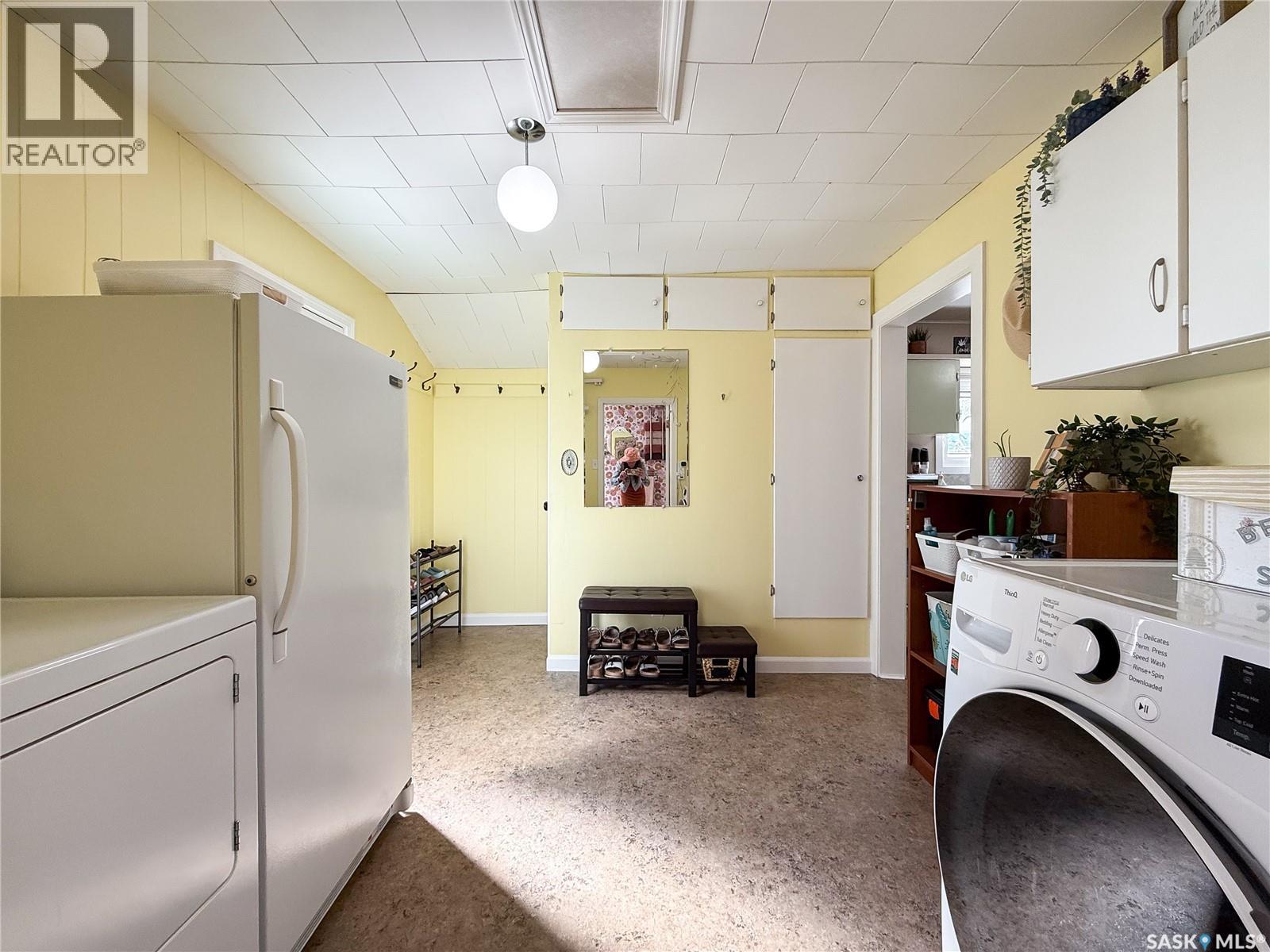 114 1ST STREET W - 17