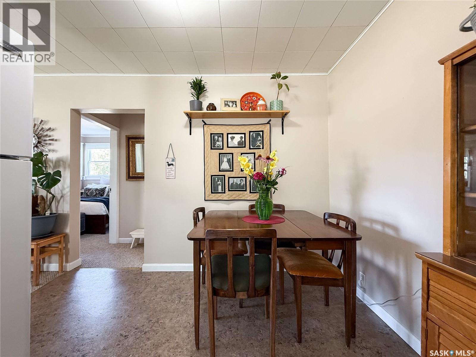 114 1ST STREET W - 8