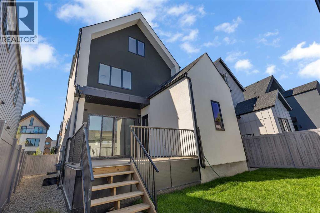 Photo 2 of 336 Normandy Drive Sw, Calgary AB
