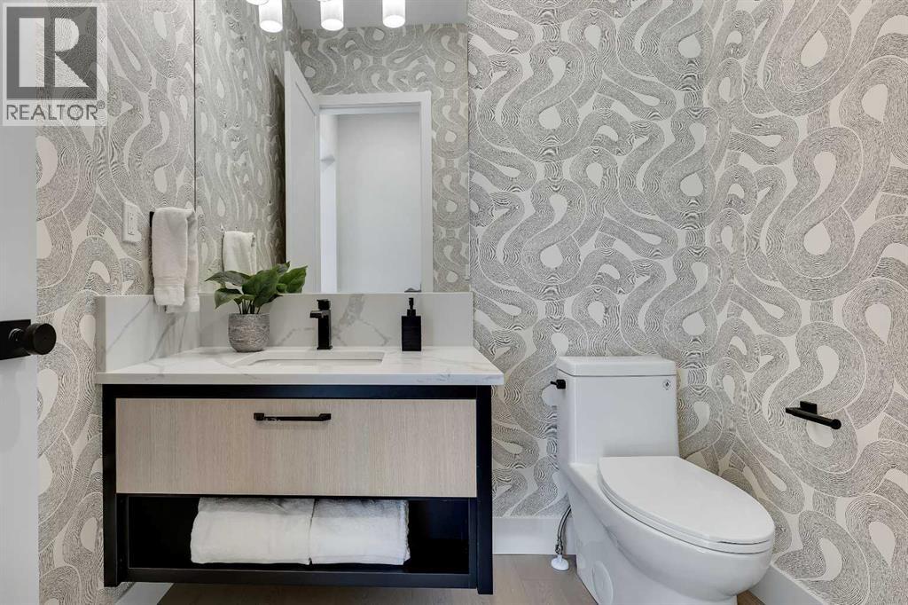 Photo 12 of 336 Normandy Drive Sw, Calgary AB