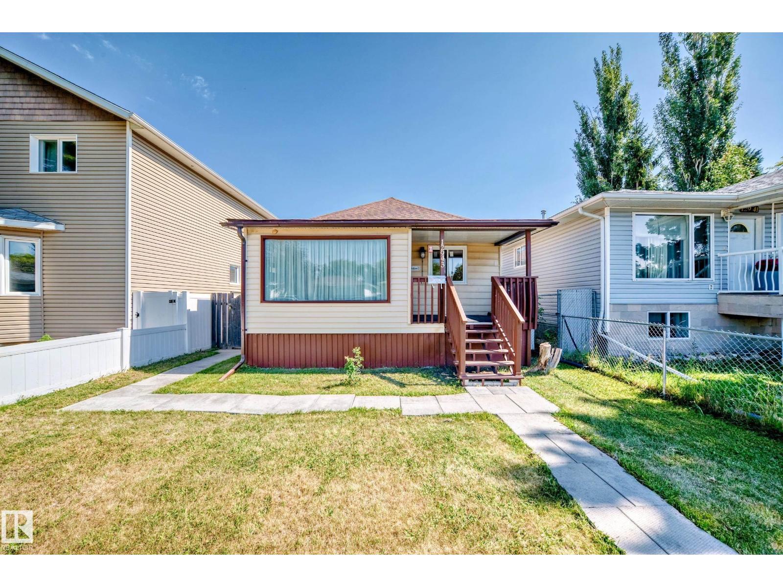 Photo 1 of 12943 113 St Nw, Edmonton AB