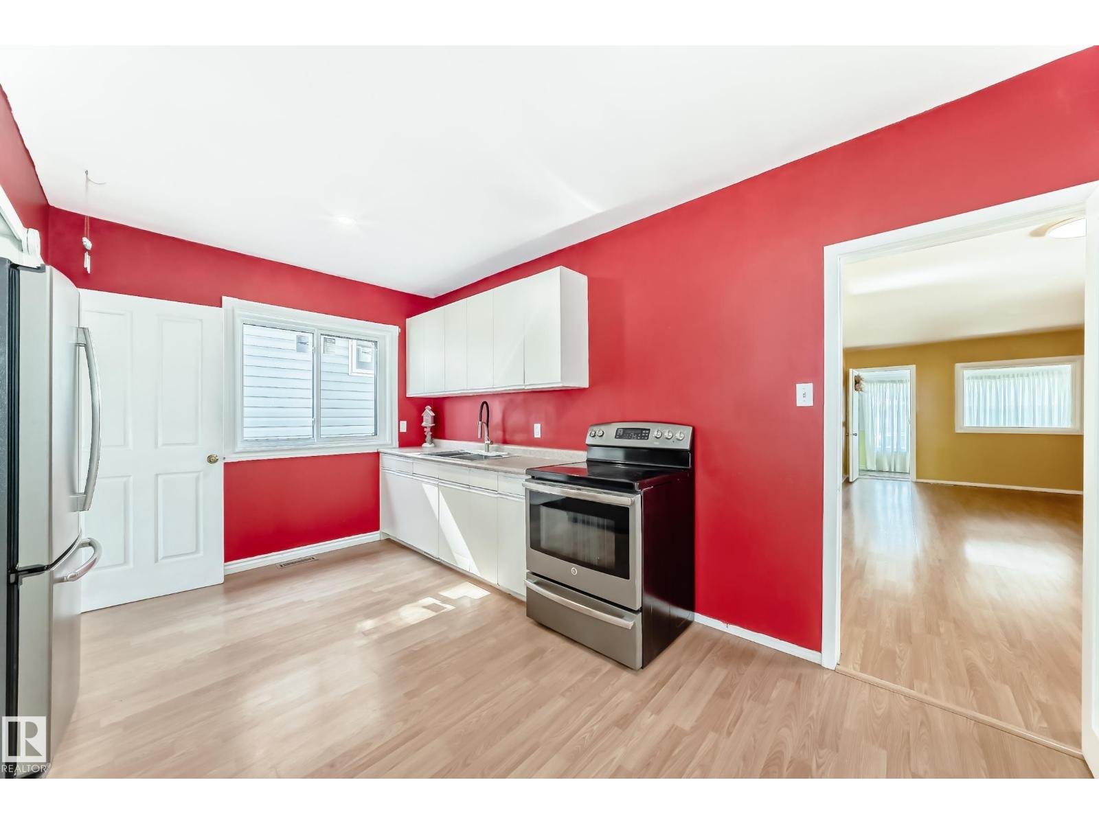 Photo 14 of 12943 113 St Nw, Edmonton AB