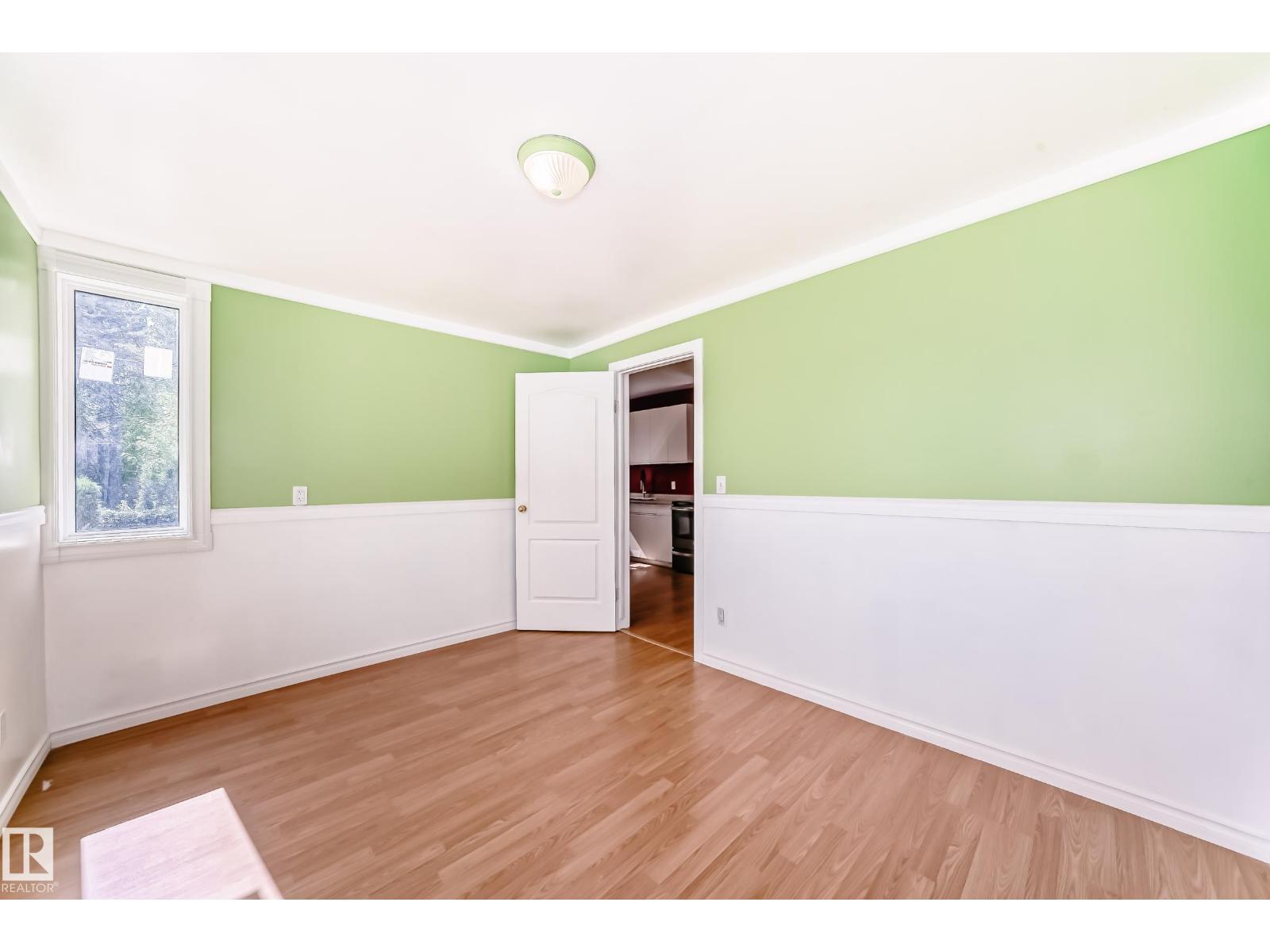 Photo 17 of 12943 113 St Nw, Edmonton AB