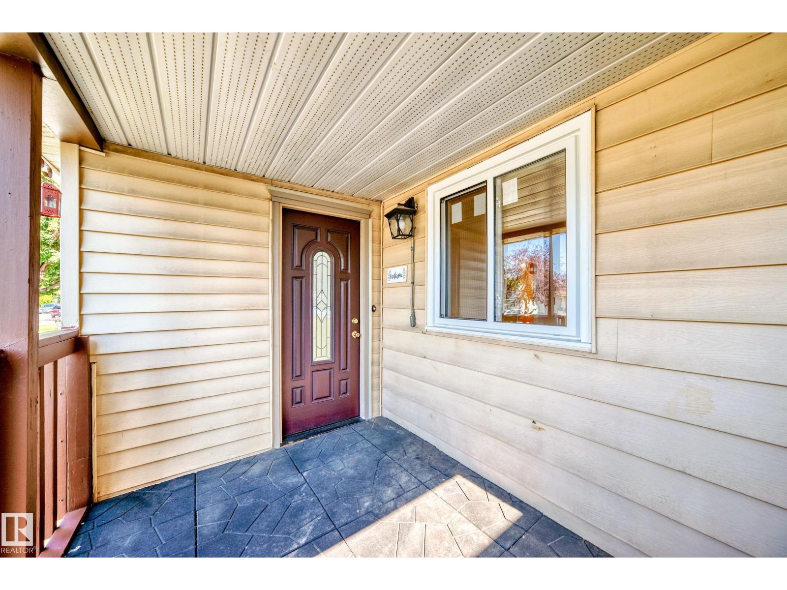 Photo 3 of 12943 113 St Nw, Edmonton AB